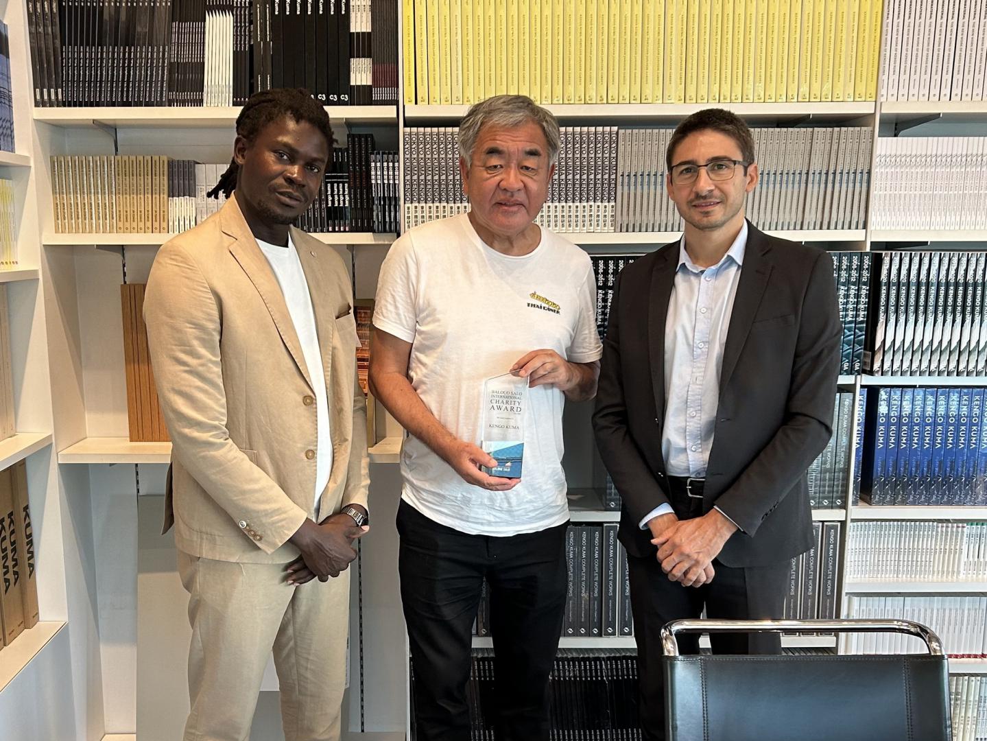 Kengo Kuma e i fondatori di Balouo Salo: Raoul Vecchio Jali Diebate